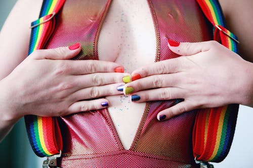 多彩多姿的指甲油的女人 · 免费素材图片