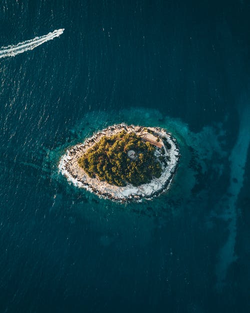 岛屿鸟瞰图摄影 · 免费素材图片