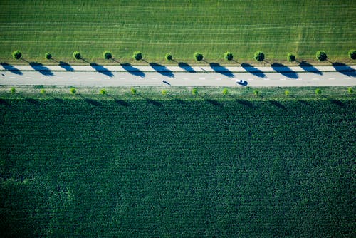 道路上的车辆的顶视图照片 · 免费素材图片