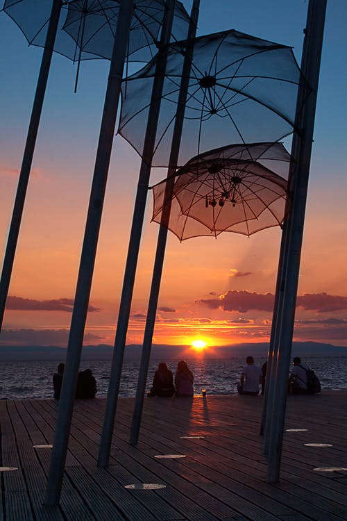 伞挂在码头附近的波兰人 · 免费素材图片