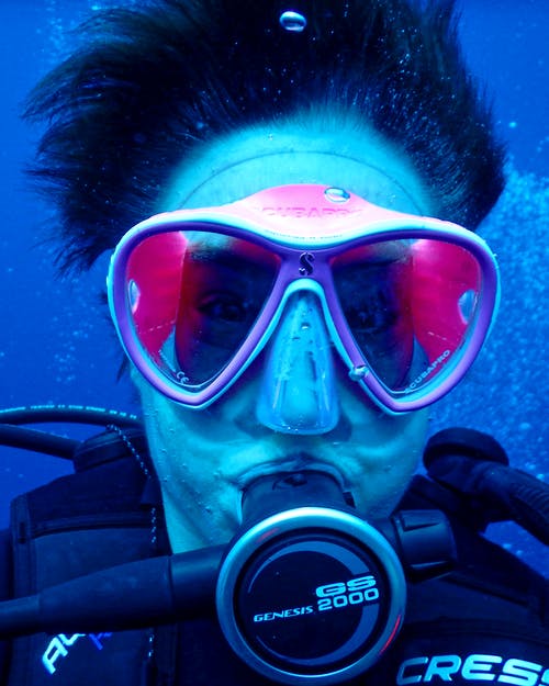 水下人戴护目镜 · 免费素材图片