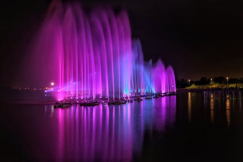 晚上的喷泉 · 免费素材图片
