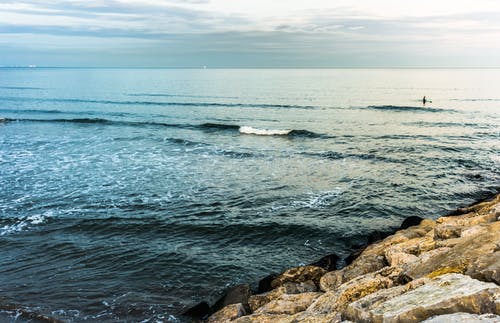 白天的海浪照片 · 免费素材图片