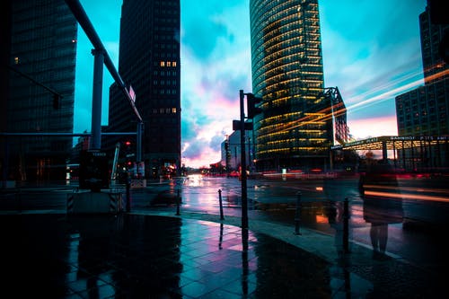 黄昏的城市风景 · 免费素材图片