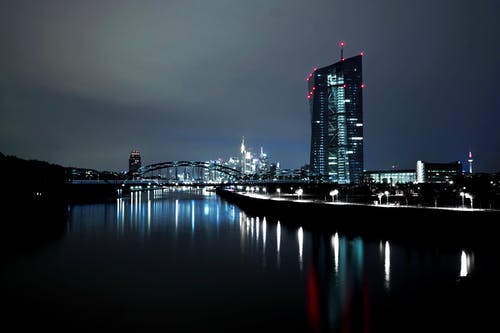 晚上的城市风景 · 免费素材图片