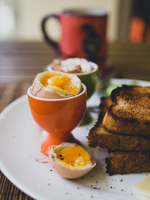 橙色陶瓷脱蛋蛋架 · 免费素材图片