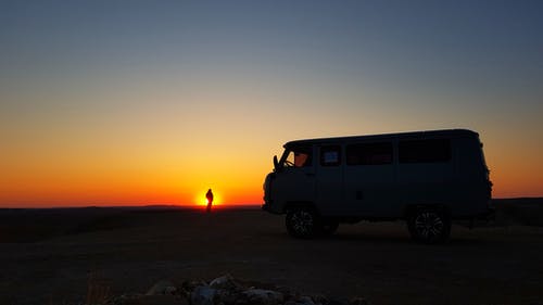 蓝色在日落风景围拢范 · 免费素材图片