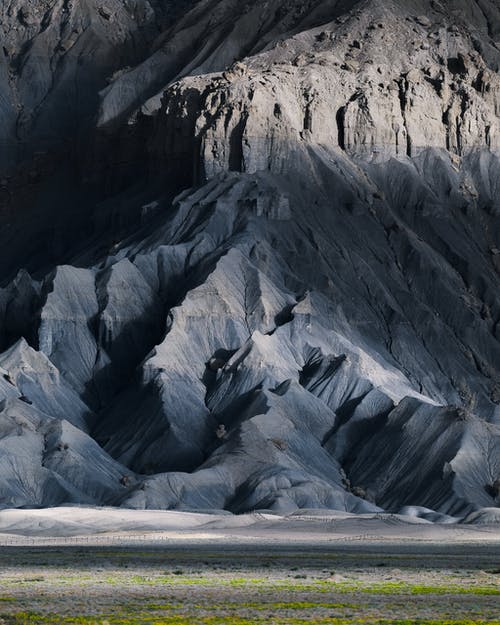 灰色岩层 · 免费素材图片