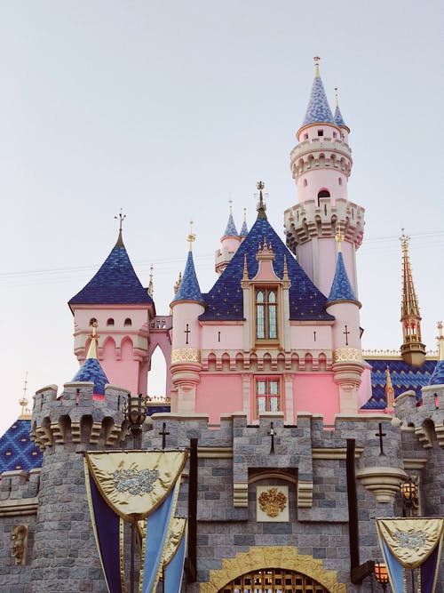 彩色混凝土城堡 · 免费素材图片