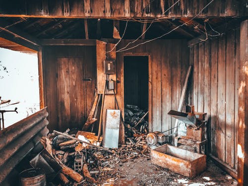 被遗弃的木房子 · 免费素材图片