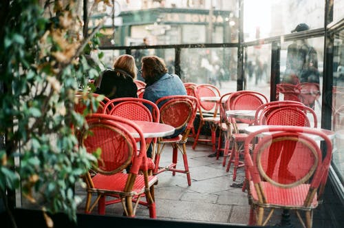 红色三件套餐桌椅 · 免费素材图片