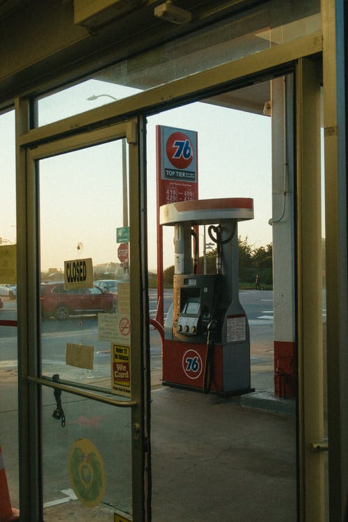 白天加油站 · 免费素材图片