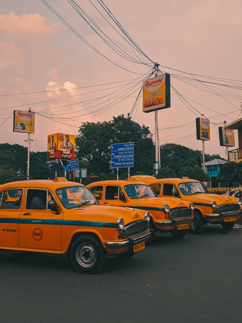 停放的出租车 · 免费素材图片