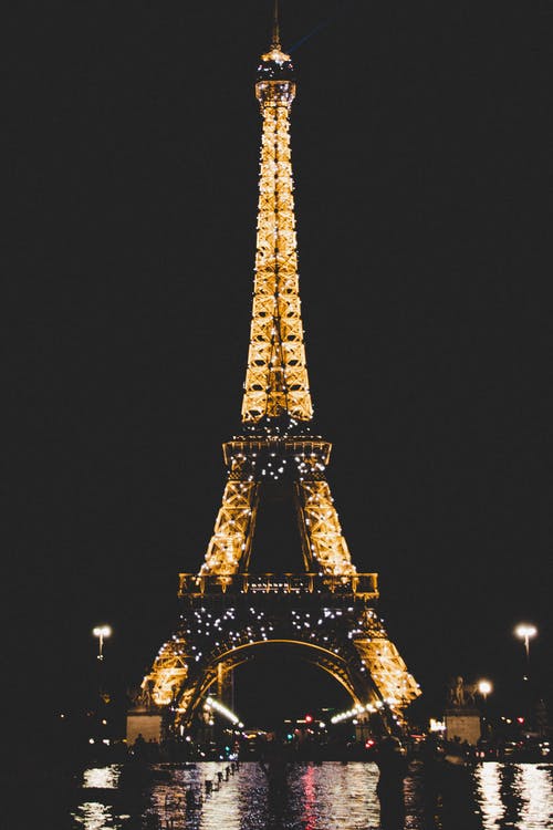 埃菲尔铁塔在晚上 · 免费素材图片