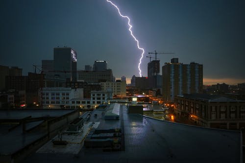 雷击照片 · 免费素材图片