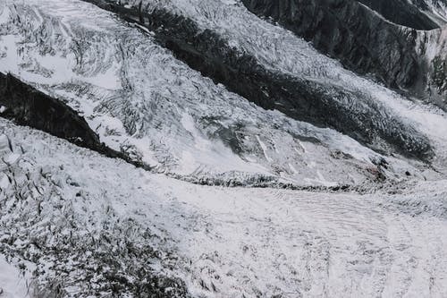 有关下雪的, 不均匀的, 冬季的免费素材图片