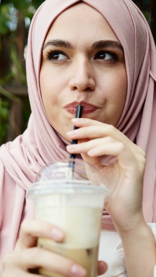 有关一杯咖啡, 乾草, 伊斯蘭教的免费素材图片