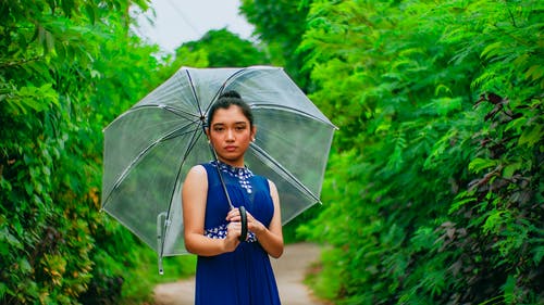 有关公园, 严肃, 女人的免费素材图片