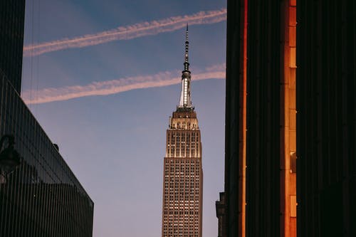 晚上在纽约帝国大厦 · 免费素材图片