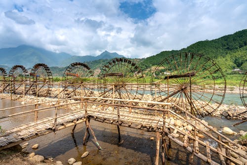 有关人行天桥, 人行道, 光束的免费素材图片