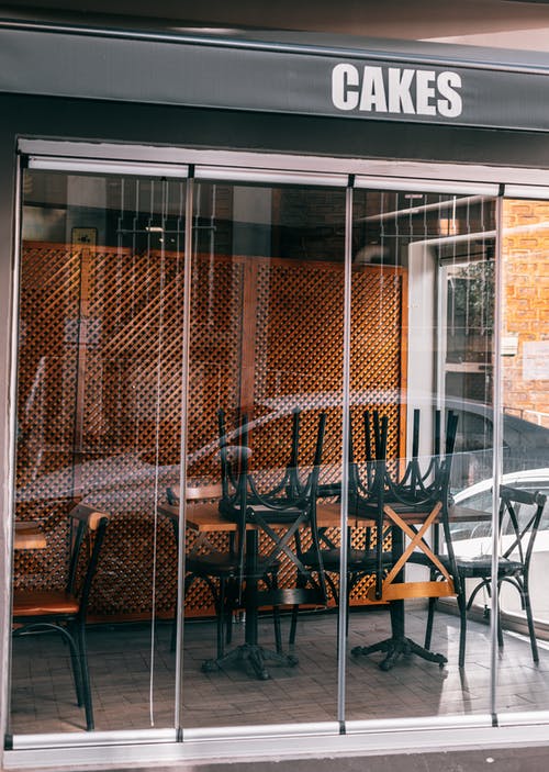 封闭的自助餐厅露台，玻璃墙 · 免费素材图片