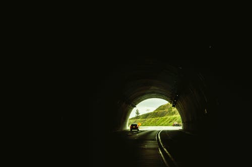 有关巷道, 汽车, 漆黑的免费素材图片