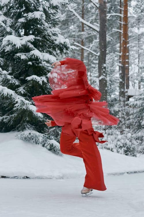 有关冬季, 垂直拍摄, 女人的免费素材图片