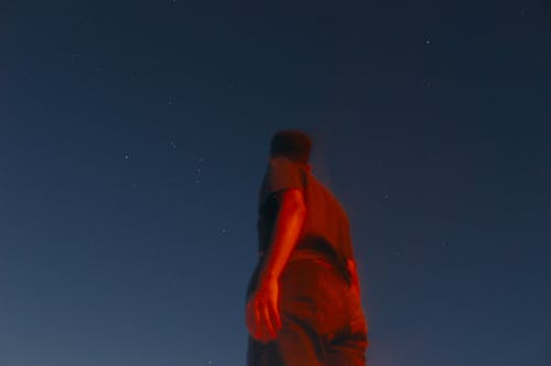 有关人, 低角度拍摄, 夜空的免费素材图片