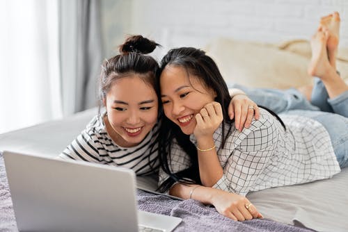 有关卧室背景, 友誼, 女性的免费素材图片