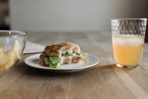 有关三明治, 冷饮, 午餐的免费素材图片