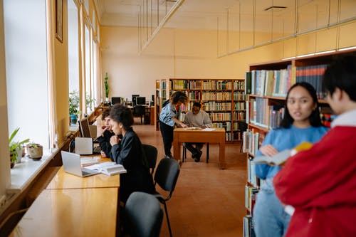 有关图书, 图书馆, 大学的免费素材图片