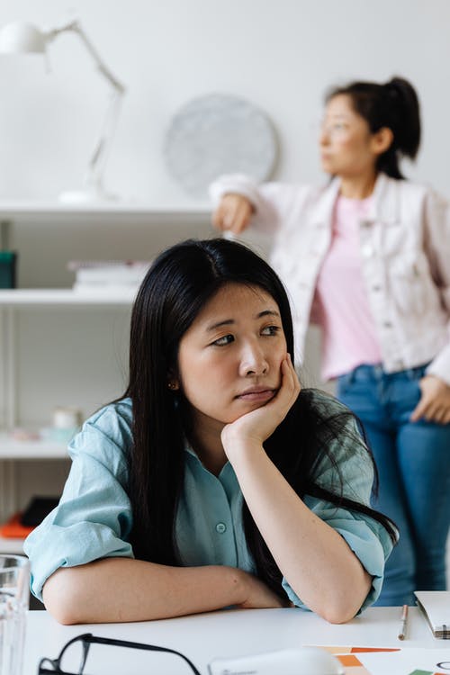 有关雇员, 咖啡色头发的女人, 坐的免费素材图片