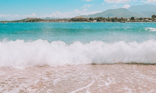 有关夏天, 撞击波浪, 海的免费素材图片