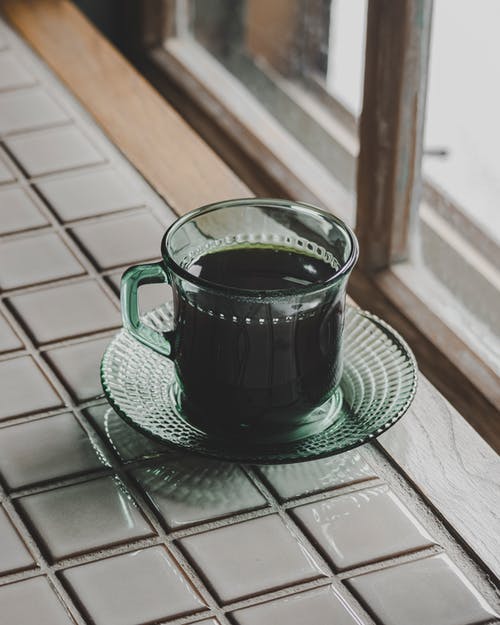 有关垂直拍摄, 小碟子, 杯子的免费素材图片