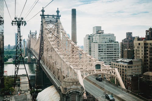纽约市皇后区大桥在市区 · 免费素材图片