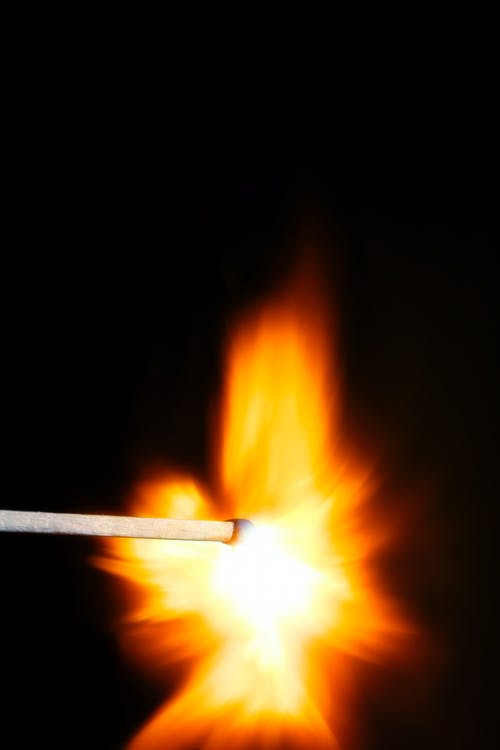 点燃的火柴棍 · 免费素材图片