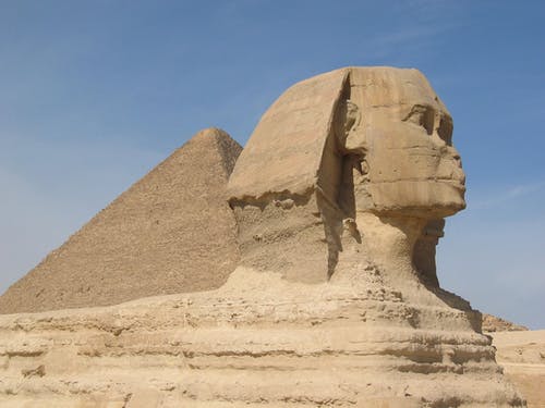 埃及吉萨大狮身人面像和金字塔 · 免费素材图片