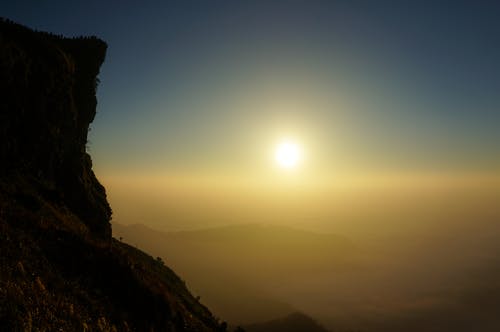 黎明时分的布朗山岩 · 免费素材图片