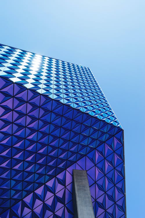 蓝色玻璃建筑 · 免费素材图片