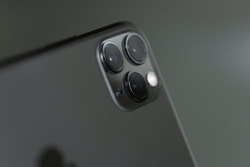 灰色iphone Xi的特写镜头 · 免费素材图片