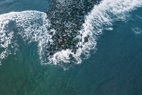 海上岩石 · 免费素材图片