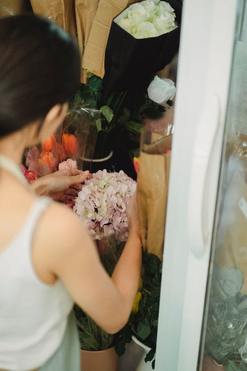 鲜花花束的作物花店 · 免费素材图片