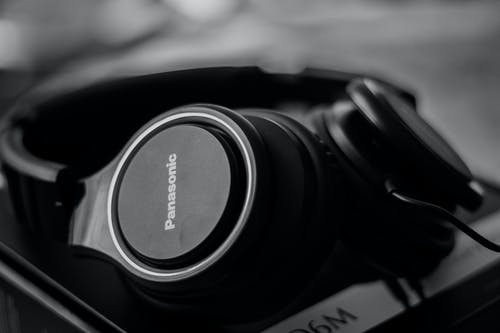 黑色松下耳机 · 免费素材图片