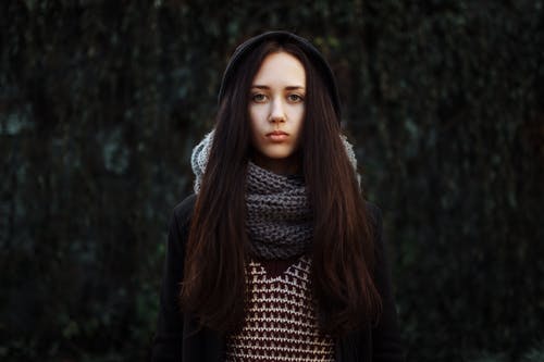 年轻女子肖像 · 免费素材图片