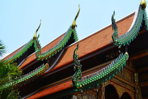 蠕虫的绿色和橙色神庙的视线 · 免费素材图片