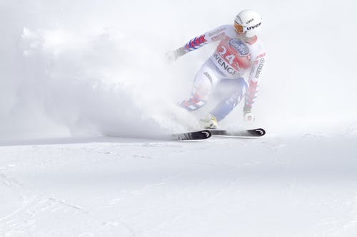 男子骑雪橇 · 免费素材图片