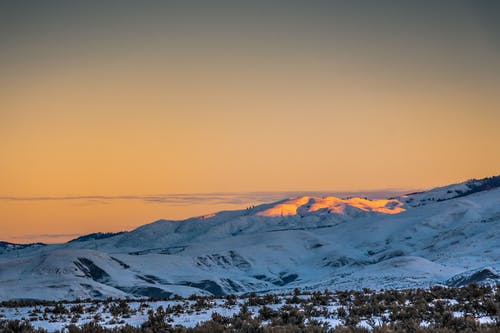 白雪覆盖的山 · 免费素材图片