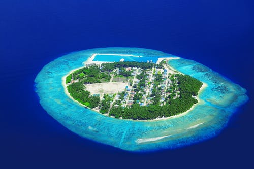 海洋包围的岛屿 · 免费素材图片