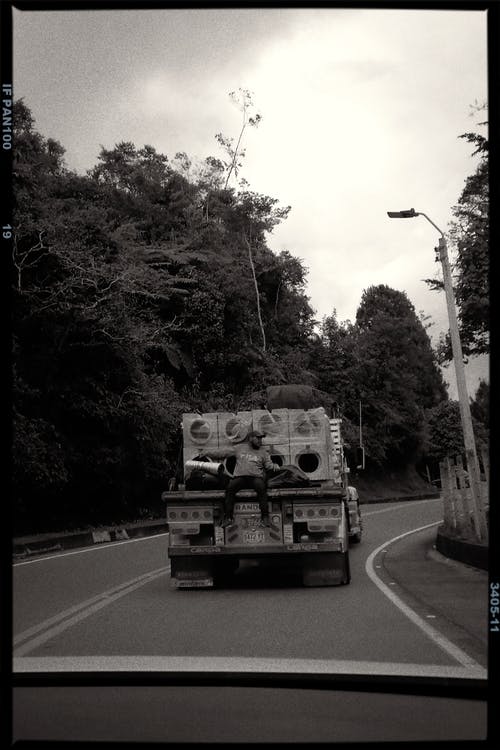 有关卡車, 單色, 垂直拍摄的免费素材图片