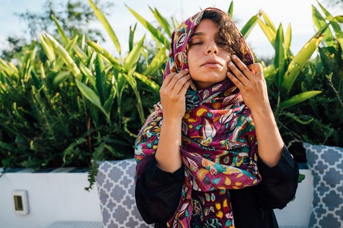 有关圍巾, 女人, 穆斯林的女人的免费素材图片